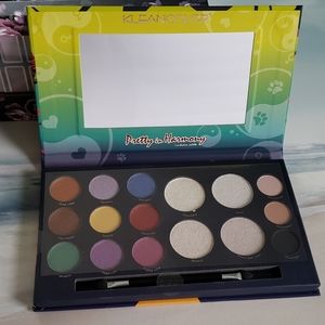 Pretty in Harmony Eyeshadow Palette